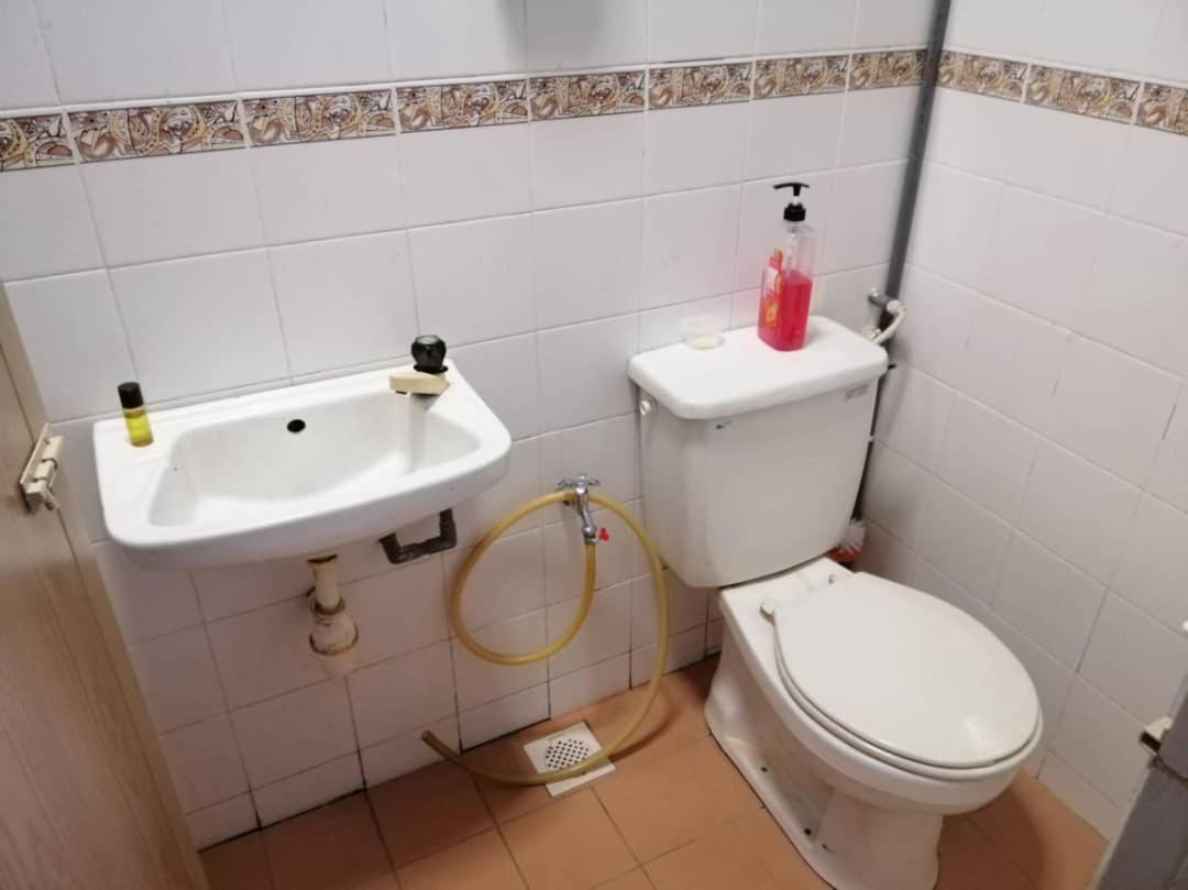 Homestay Perpaduan, Taman Bercham Raya Ulu Kinta Ipoh Perak Kampong Batu Lapan  Dış mekan fotoğraf