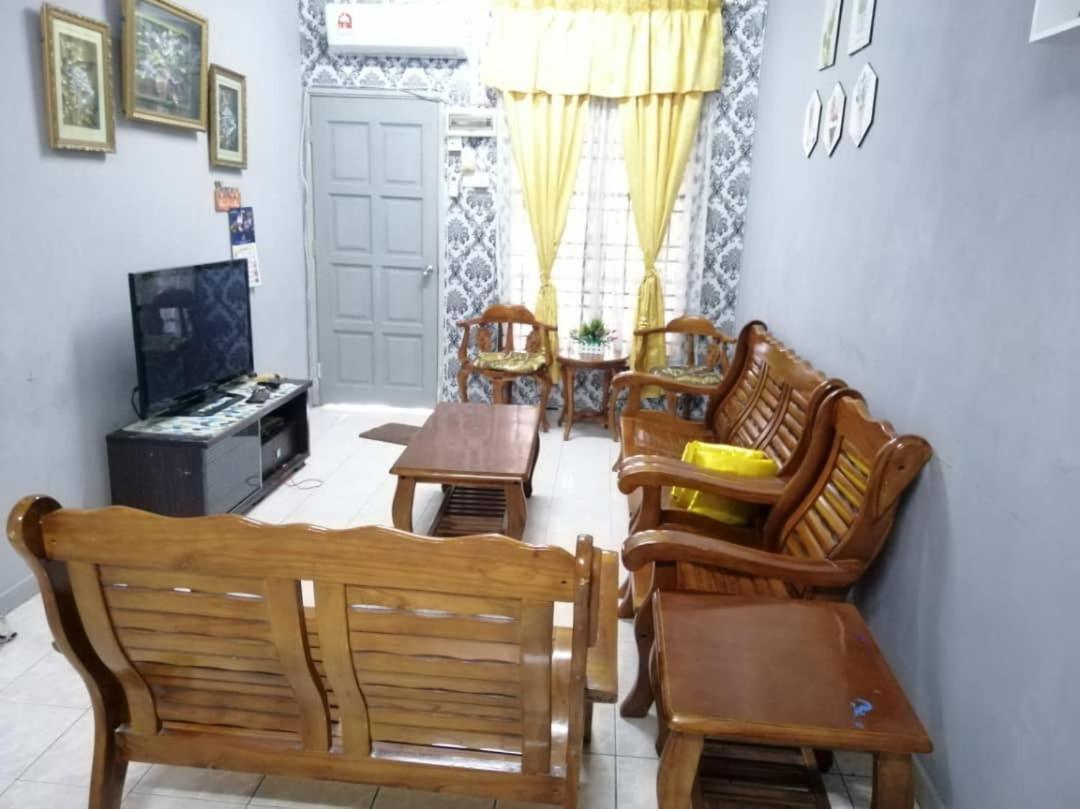 Homestay Perpaduan, Taman Bercham Raya Ulu Kinta Ipoh Perak Kampong Batu Lapan  Dış mekan fotoğraf