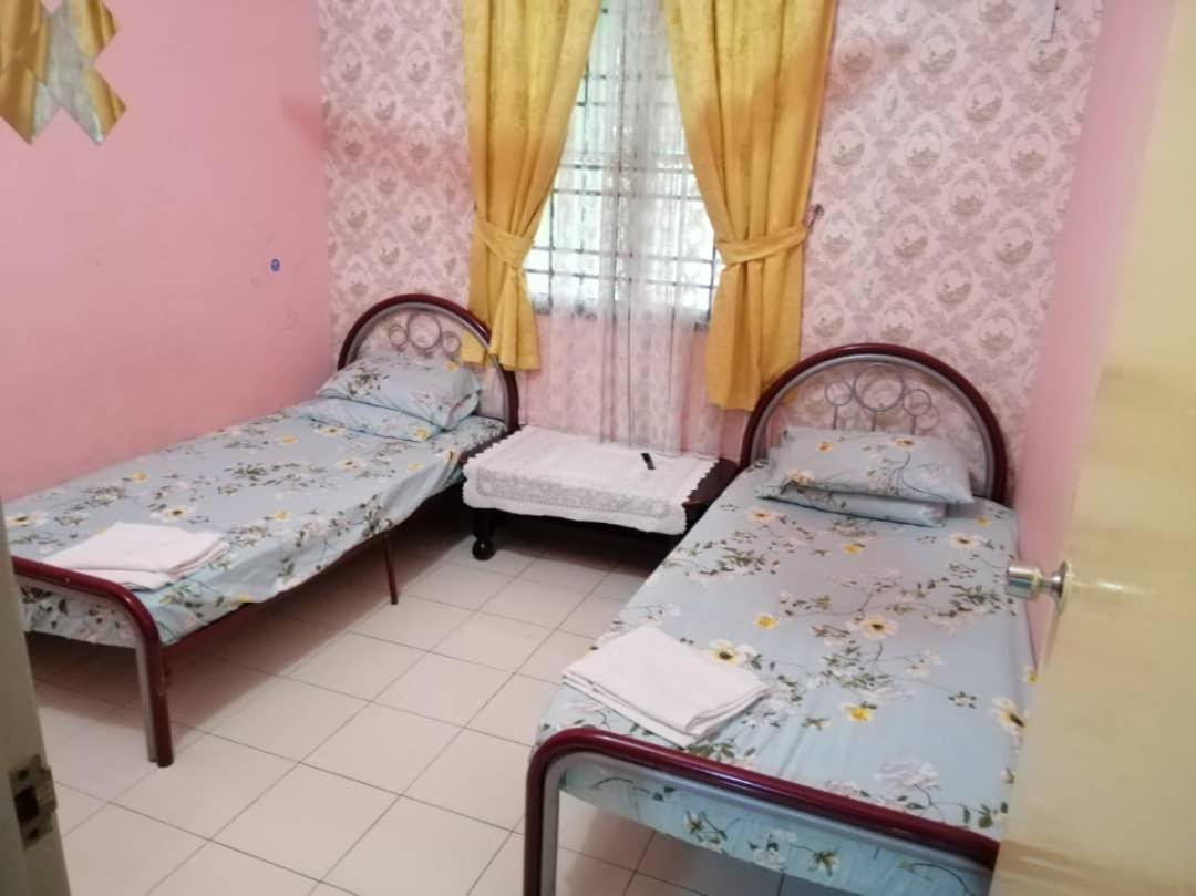 Homestay Perpaduan, Taman Bercham Raya Ulu Kinta Ipoh Perak Kampong Batu Lapan  Dış mekan fotoğraf